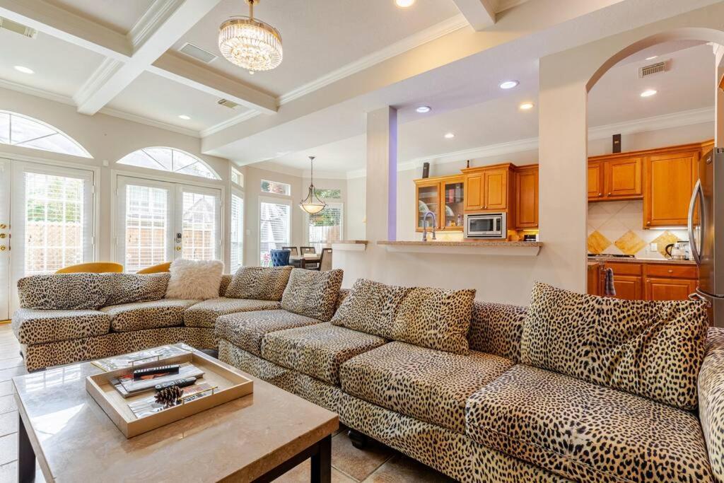 Insperit Home At Galleria With Heated Pool Spa 休斯敦 外观 照片
